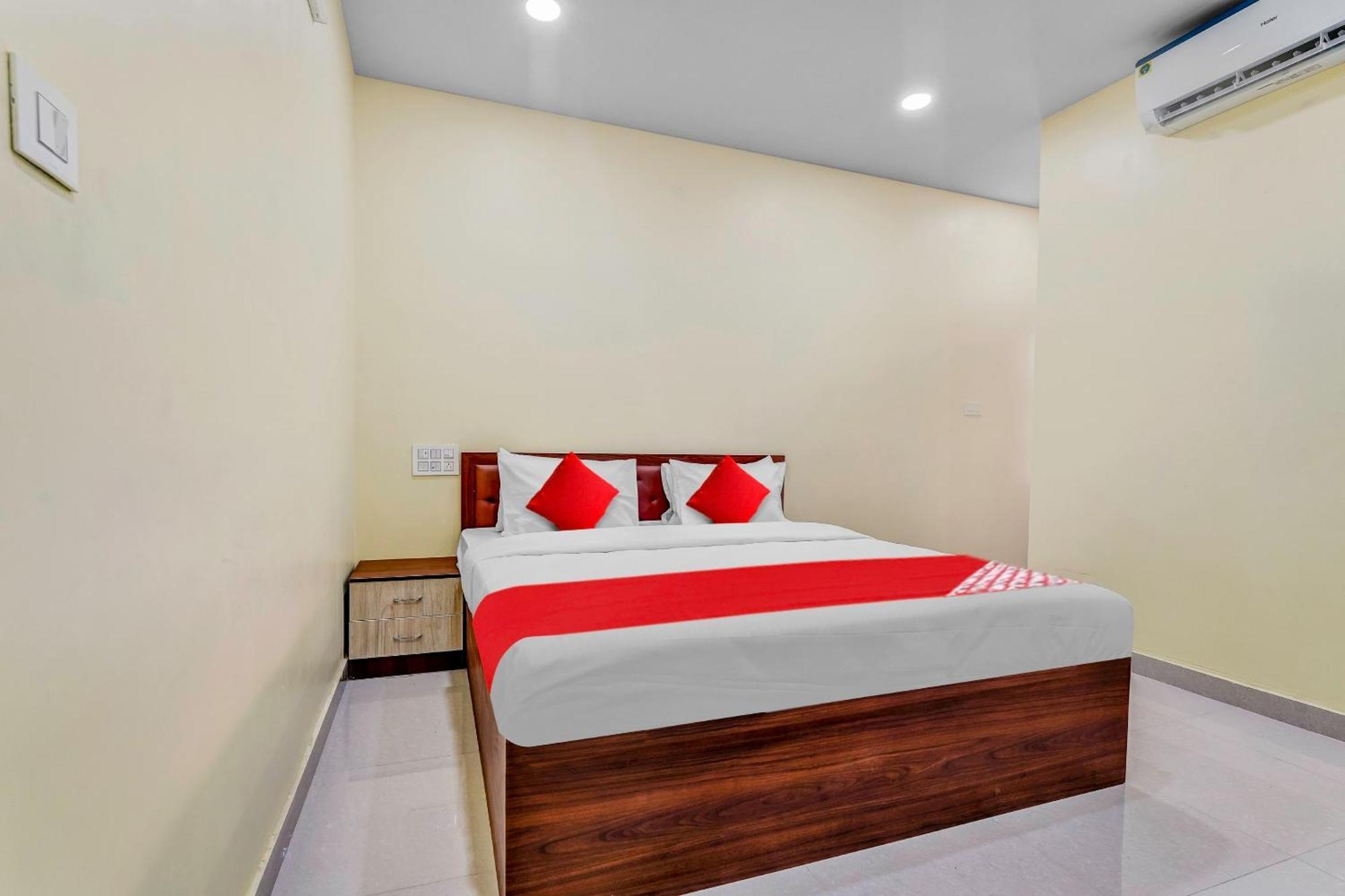 Oyo Flagship Hotel Ayodhya Bangalore Bagian luar foto