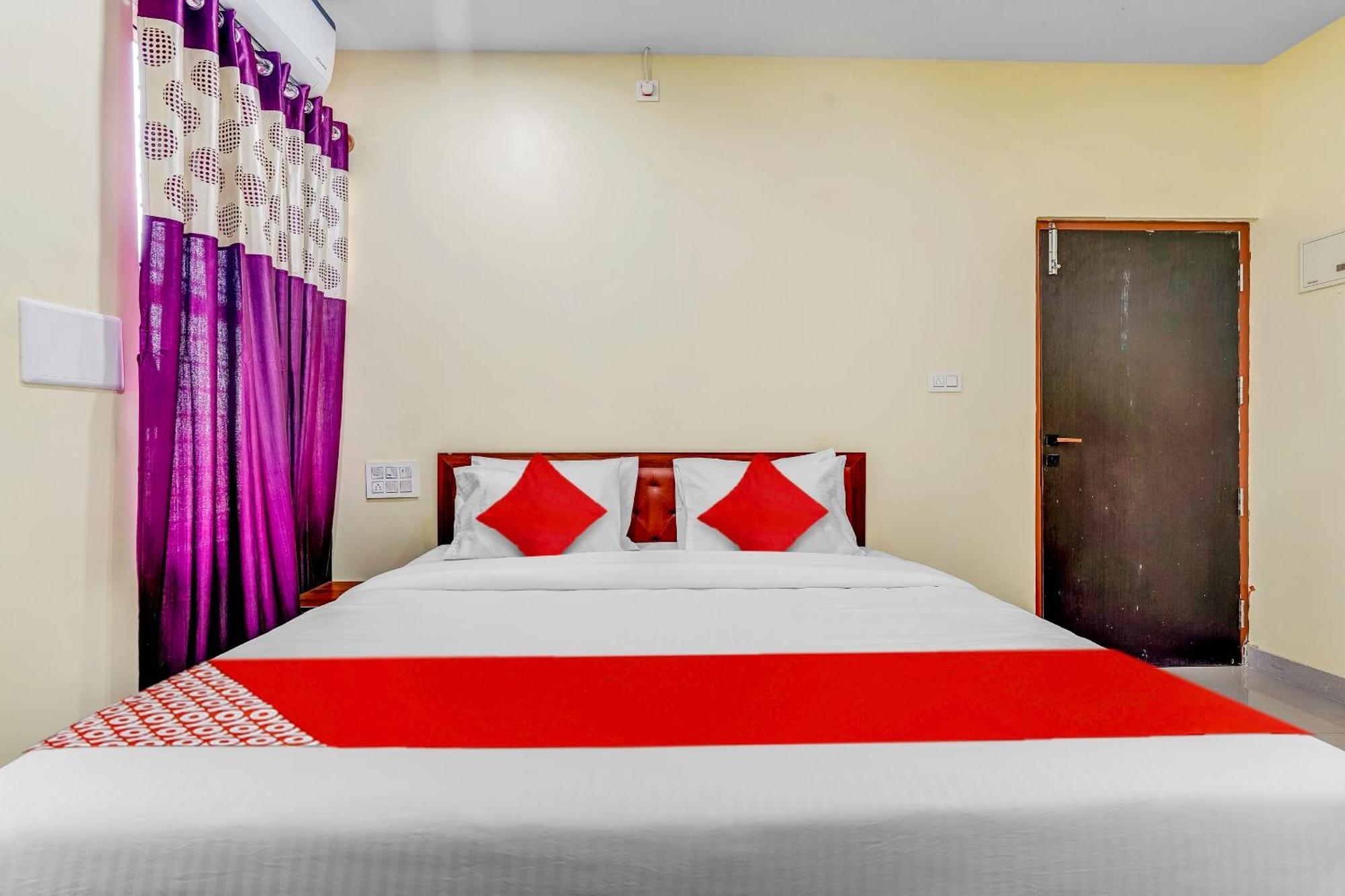 Oyo Flagship Hotel Ayodhya Bangalore Bagian luar foto