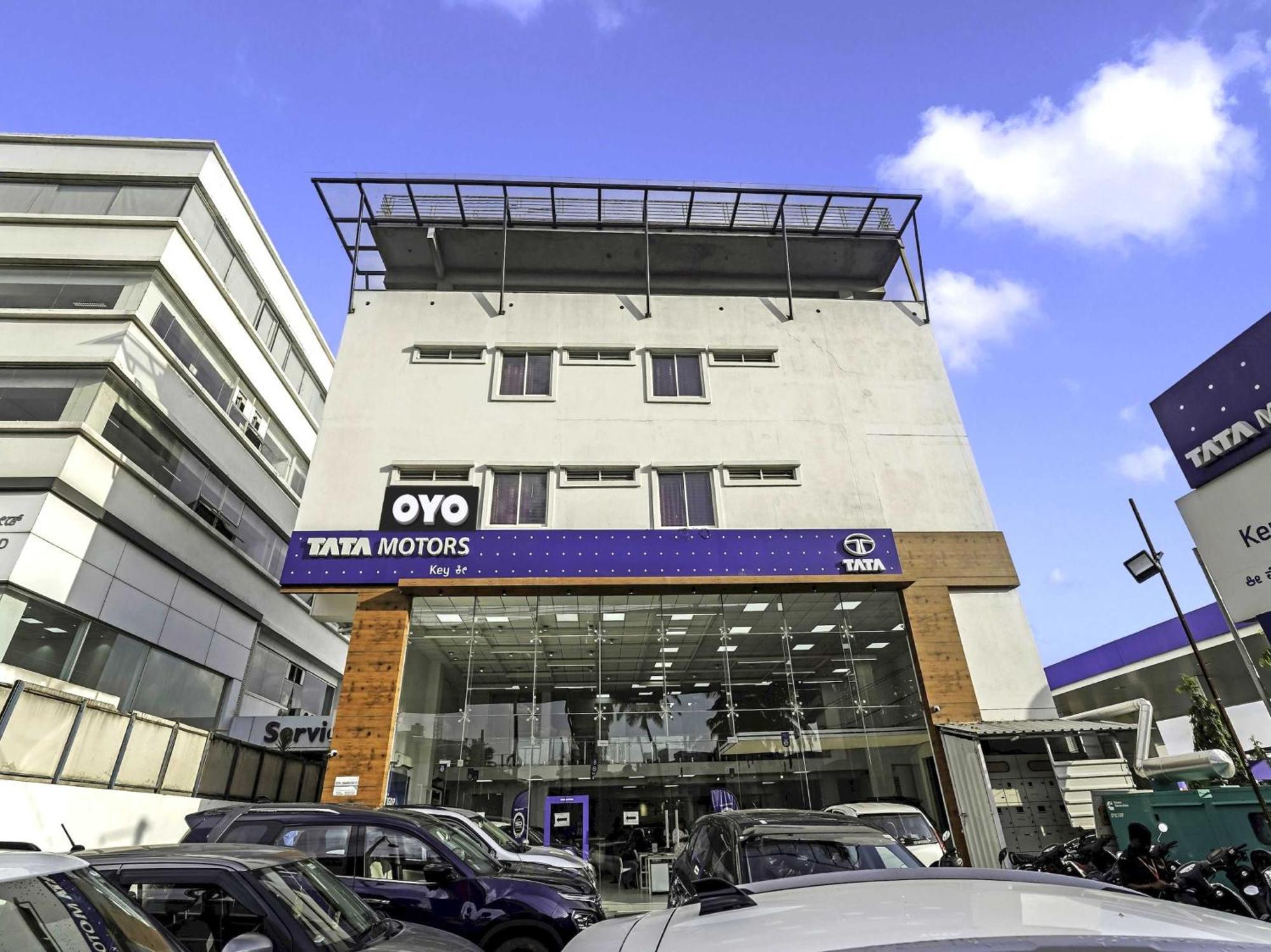 Oyo Flagship Hotel Ayodhya Bangalore Bagian luar foto