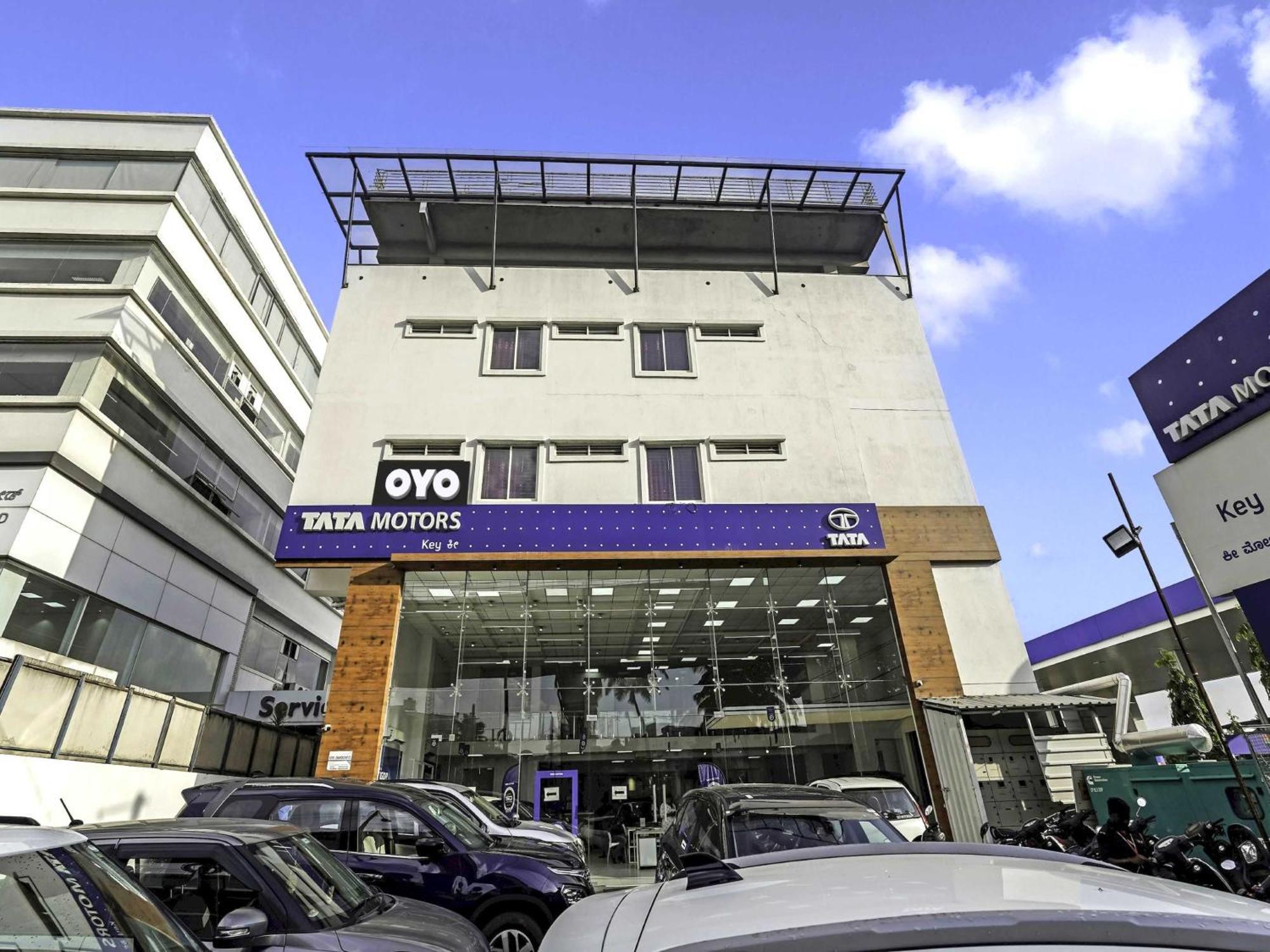 Oyo Flagship Hotel Ayodhya Bangalore Bagian luar foto
