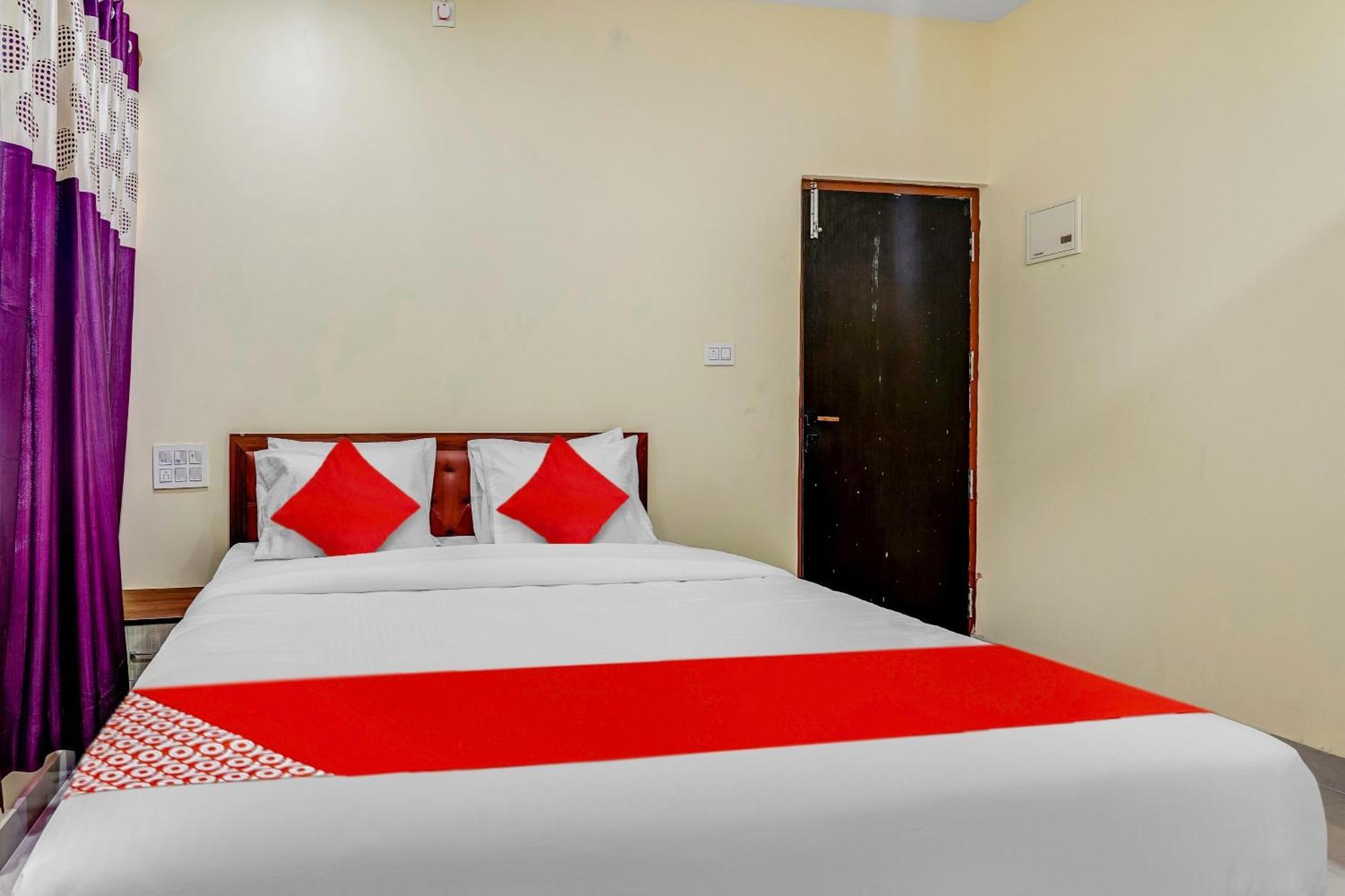 Oyo Flagship Hotel Ayodhya Bangalore Bagian luar foto
