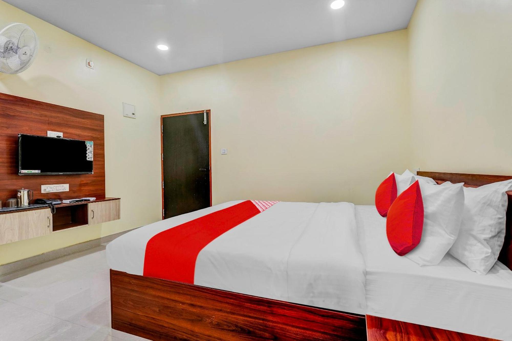 Oyo Flagship Hotel Ayodhya Bangalore Bagian luar foto